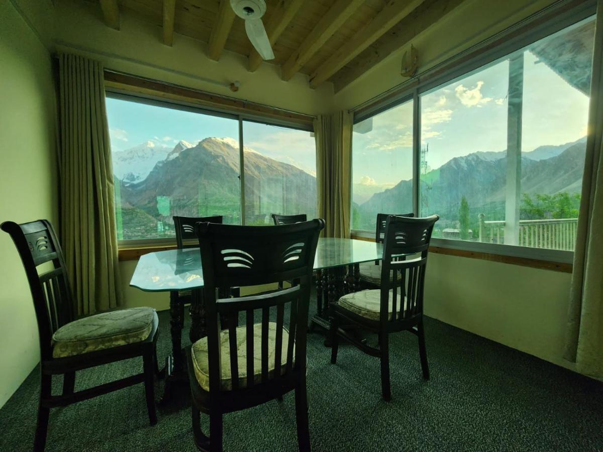 Готель Hunza Lounge Karimabad  Екстер'єр фото