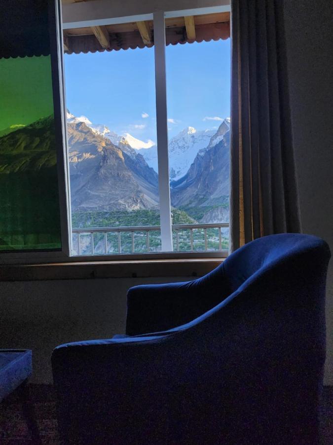 Готель Hunza Lounge Karimabad  Екстер'єр фото