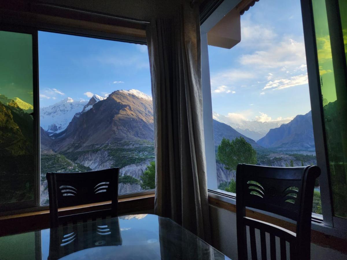 Готель Hunza Lounge Karimabad  Екстер'єр фото