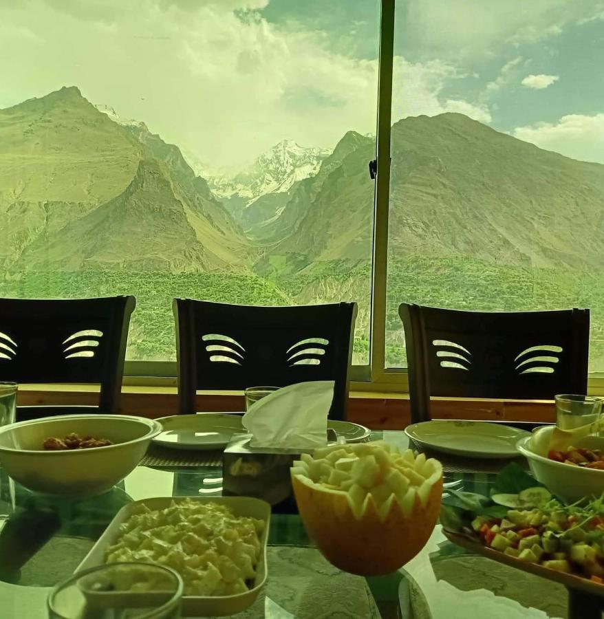 Готель Hunza Lounge Karimabad  Екстер'єр фото