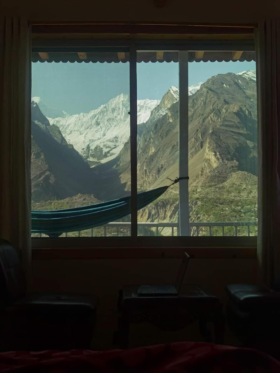 Готель Hunza Lounge Karimabad  Екстер'єр фото