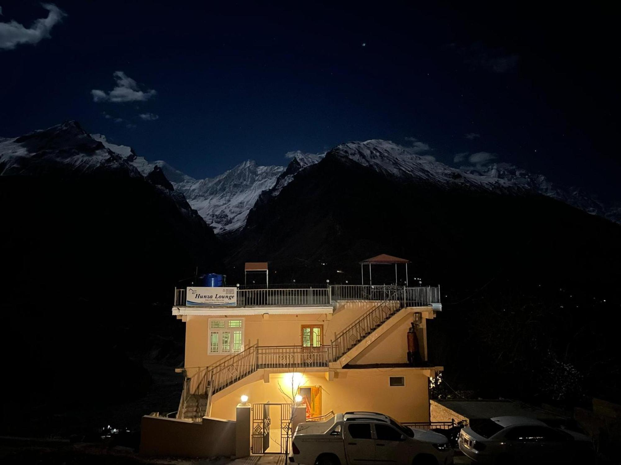 Готель Hunza Lounge Karimabad  Екстер'єр фото