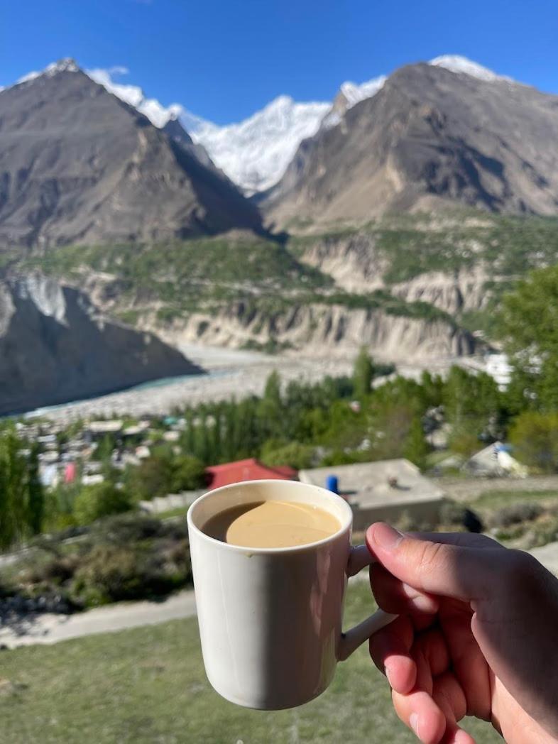 Готель Hunza Lounge Karimabad  Екстер'єр фото