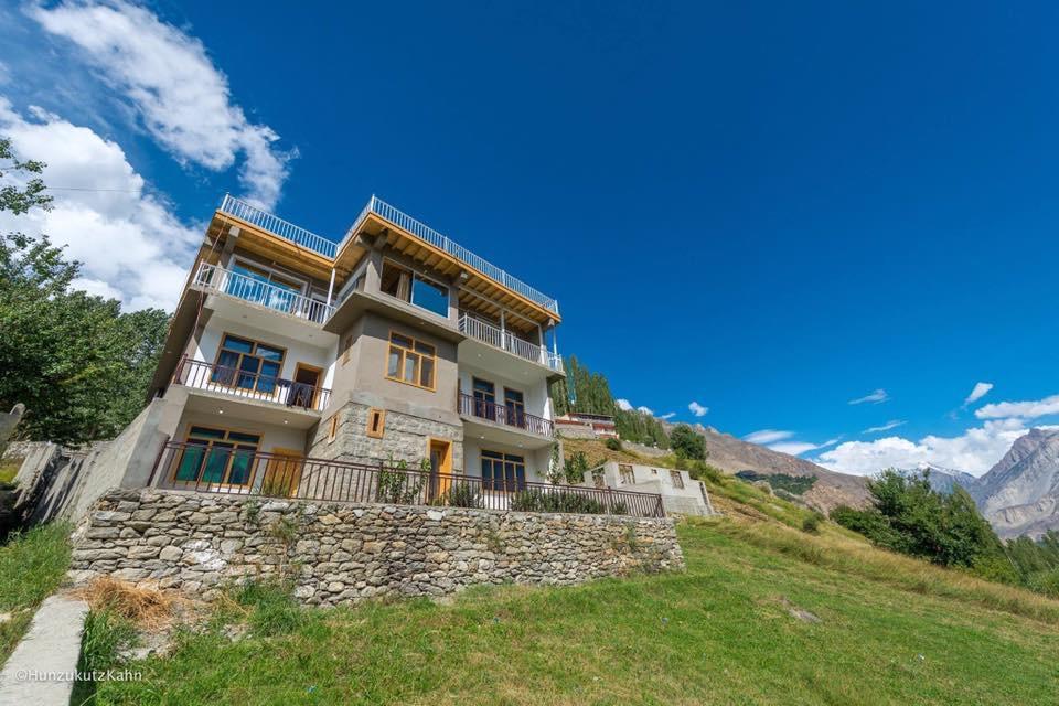 Готель Hunza Lounge Karimabad  Екстер'єр фото